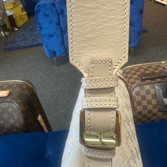 Gucci Beige Monogram Canvas Shoulder Bag - Picture 7 of 14